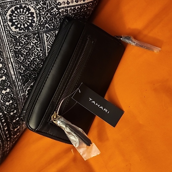 NWT Women Tahari Wallet - Picture 2 of 14